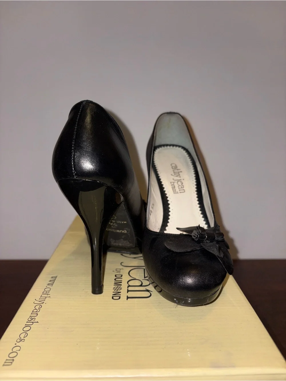 Cathy Jean Black Leather Floral Accent Women's Pumps